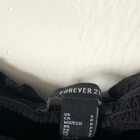 Forever21 Cropped Off the Shoulder Cute Black Top - Picture 4 of 4